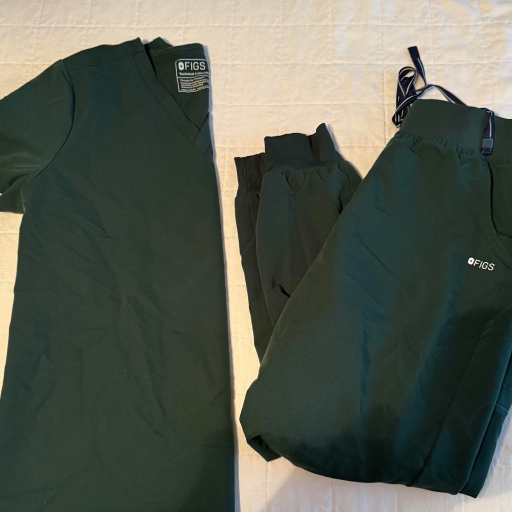 Catarina One Pocket (L) / Zamora Jogger Srub Pants (L)